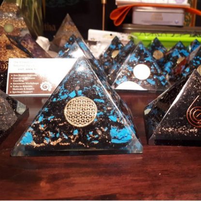 Medium Orgonite Pyramid – Pure Heart - Image 2
