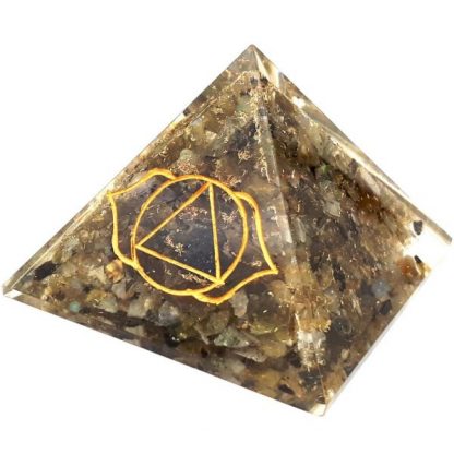 Small Orgonite Pyramid – Labradorite with engraved Third Eye Chakra Symbol - Image 2